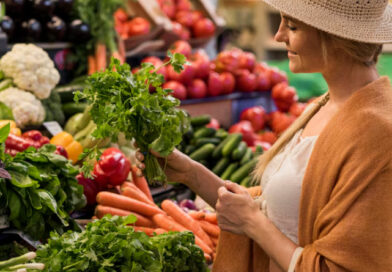 Hasta qué hora está abierta la tienda de alimentos más cercana